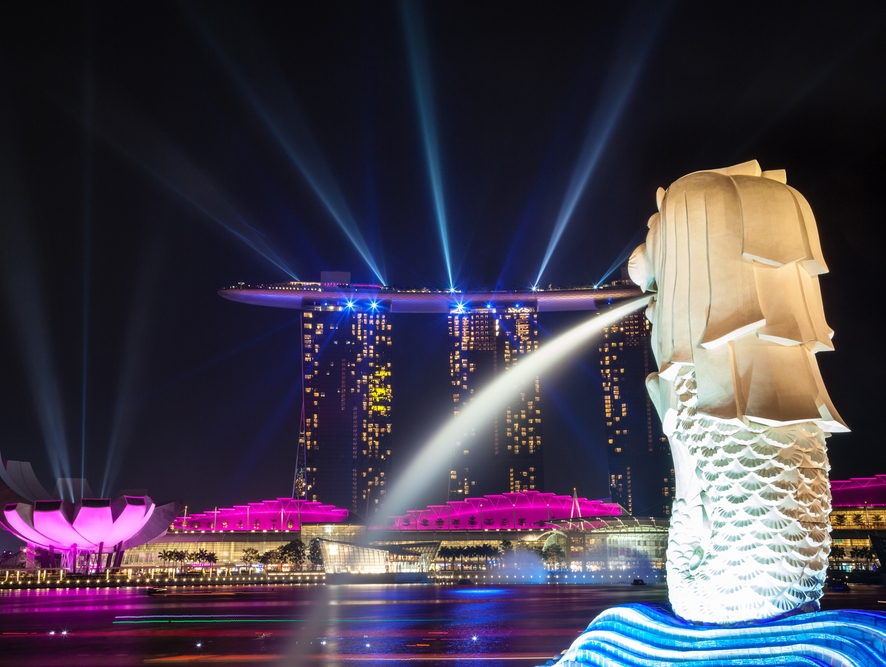The Merlion Statue and Marina Bay Sands (photo by Ronnie Chua)