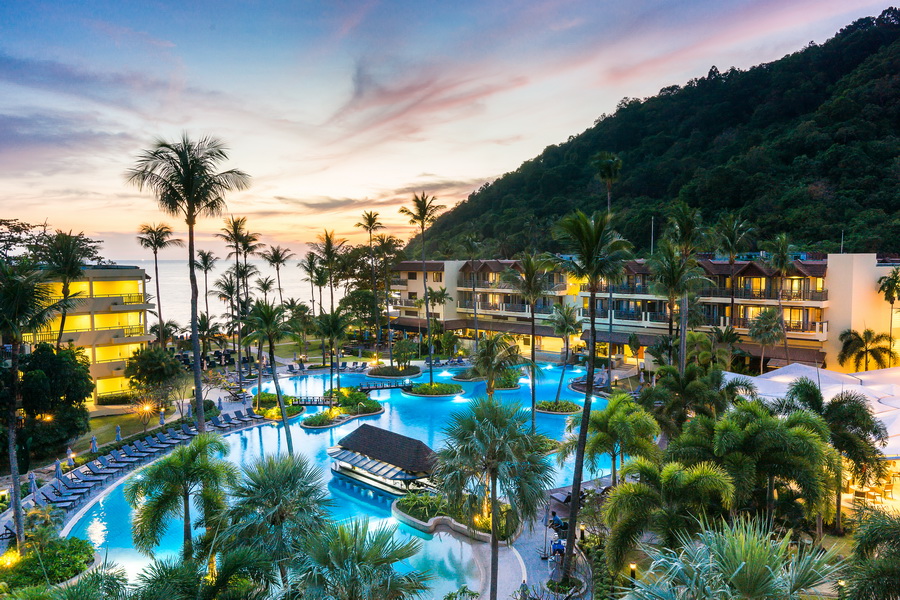 Phuket Marriott Resort & Spa, Merlin Beach Swim Up Pool