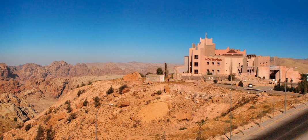 Mövenpick Nabatean Castle Hotel