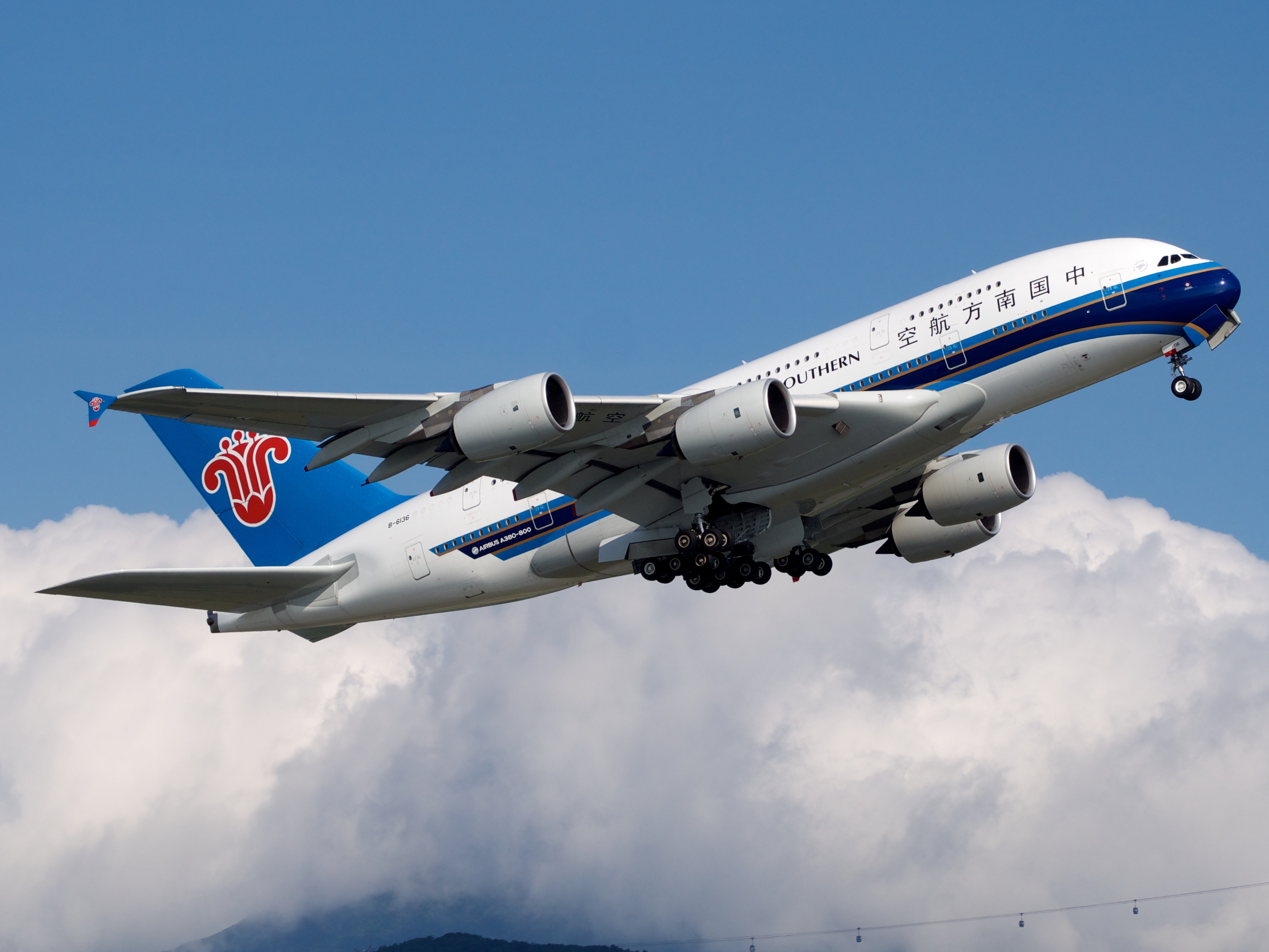 China Southern and American Airlines in lounge-sharing deal