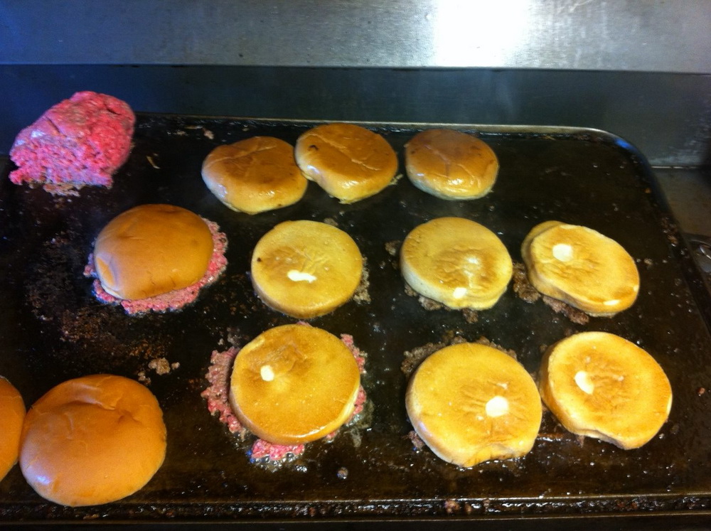 US road trip burger odyssey; Steamed hams! US road trip burger odyssey: Herd's burgers 2