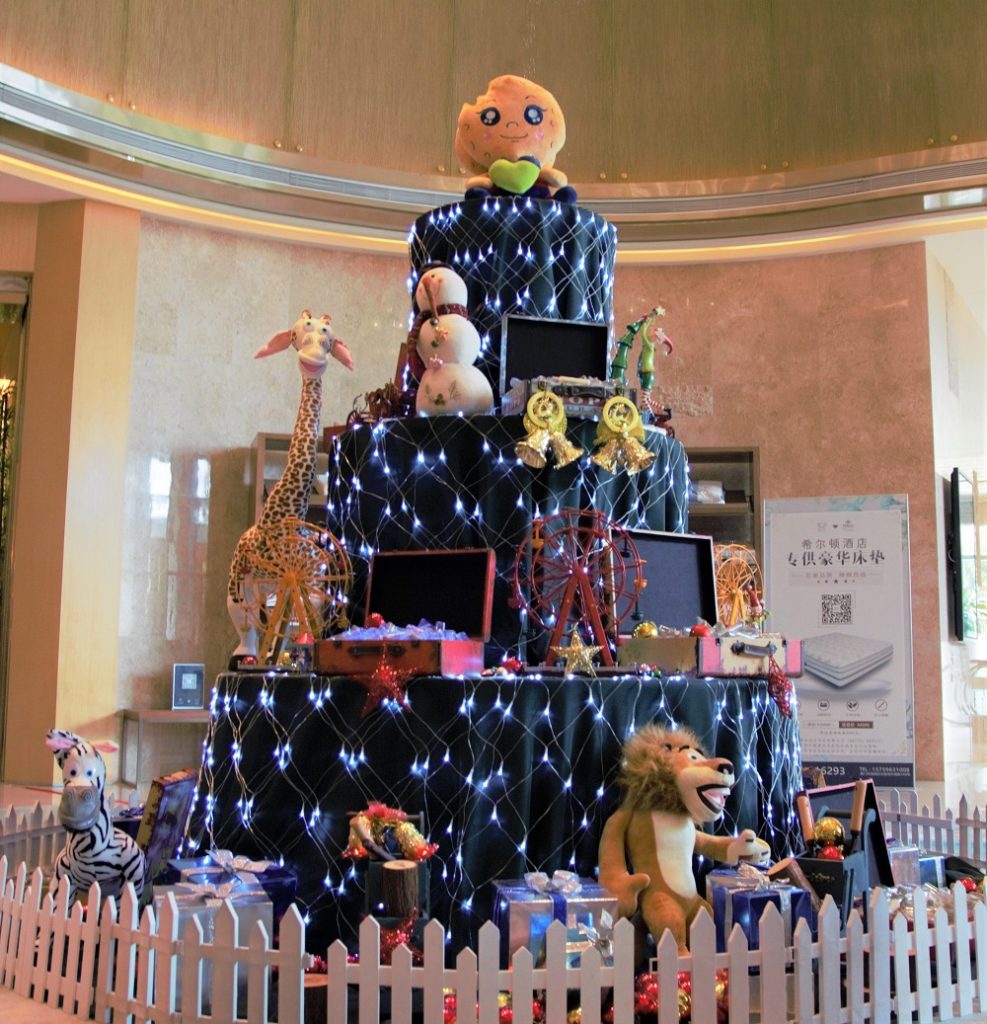 4. DoubleTree by Hilton Xiamen-Wuyuan Bay - Festive Tree