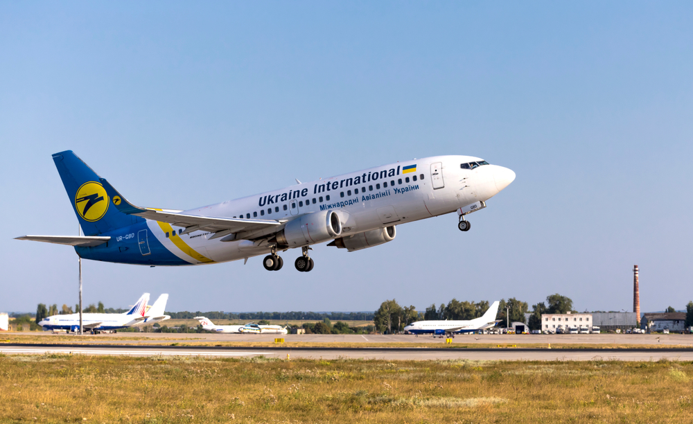 Boeing 737-36Q UR-GBD of Ukraine International Airlines taking off in Kharkov Airport