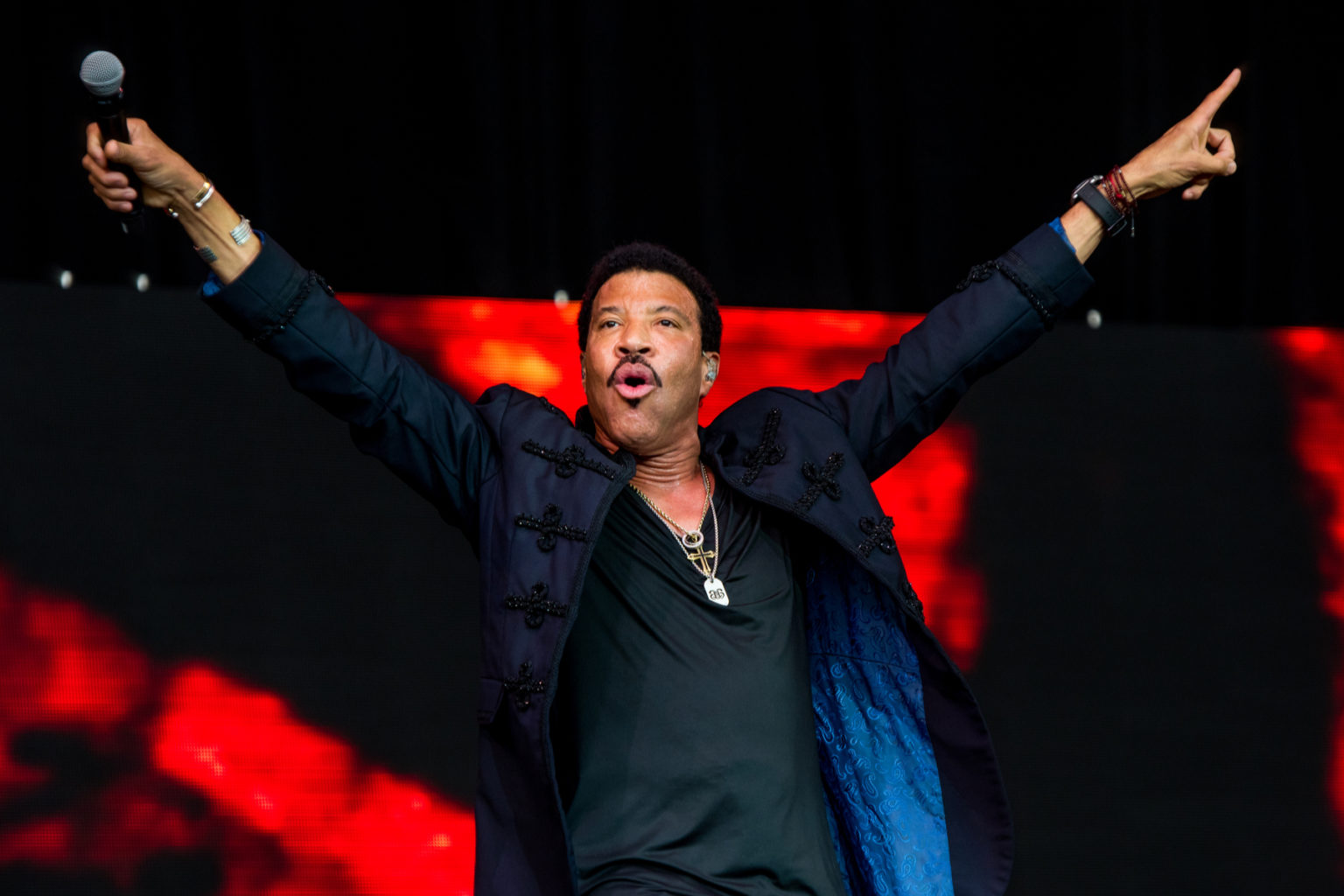 Where Does Lionel Richie Live