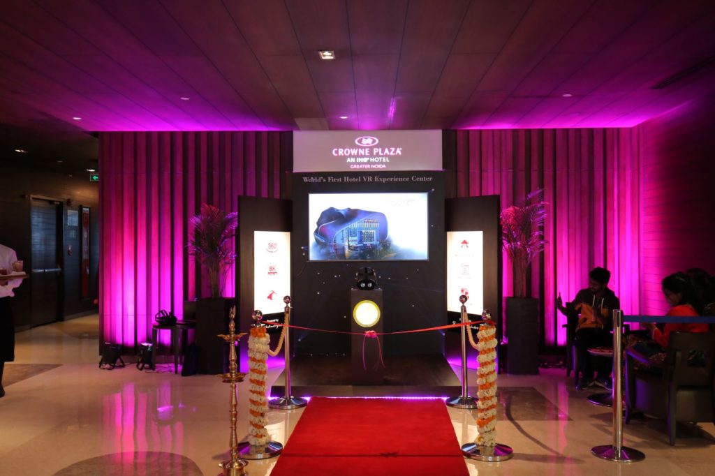 to the future! World’s first hotel virtual reality experience