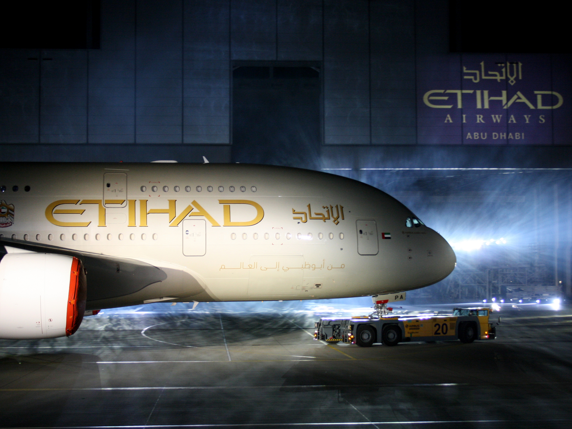 Сайт авиакомпании этихад. Etihad Airways Аэробус. Абу Даби авиакомпания. Авиакомпания Абу Даби Этихад. А380 Этихад.