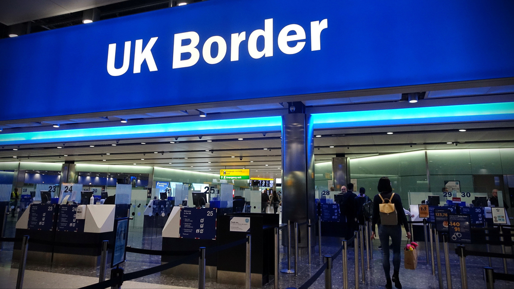 UK border officers to stop routine COVID checks