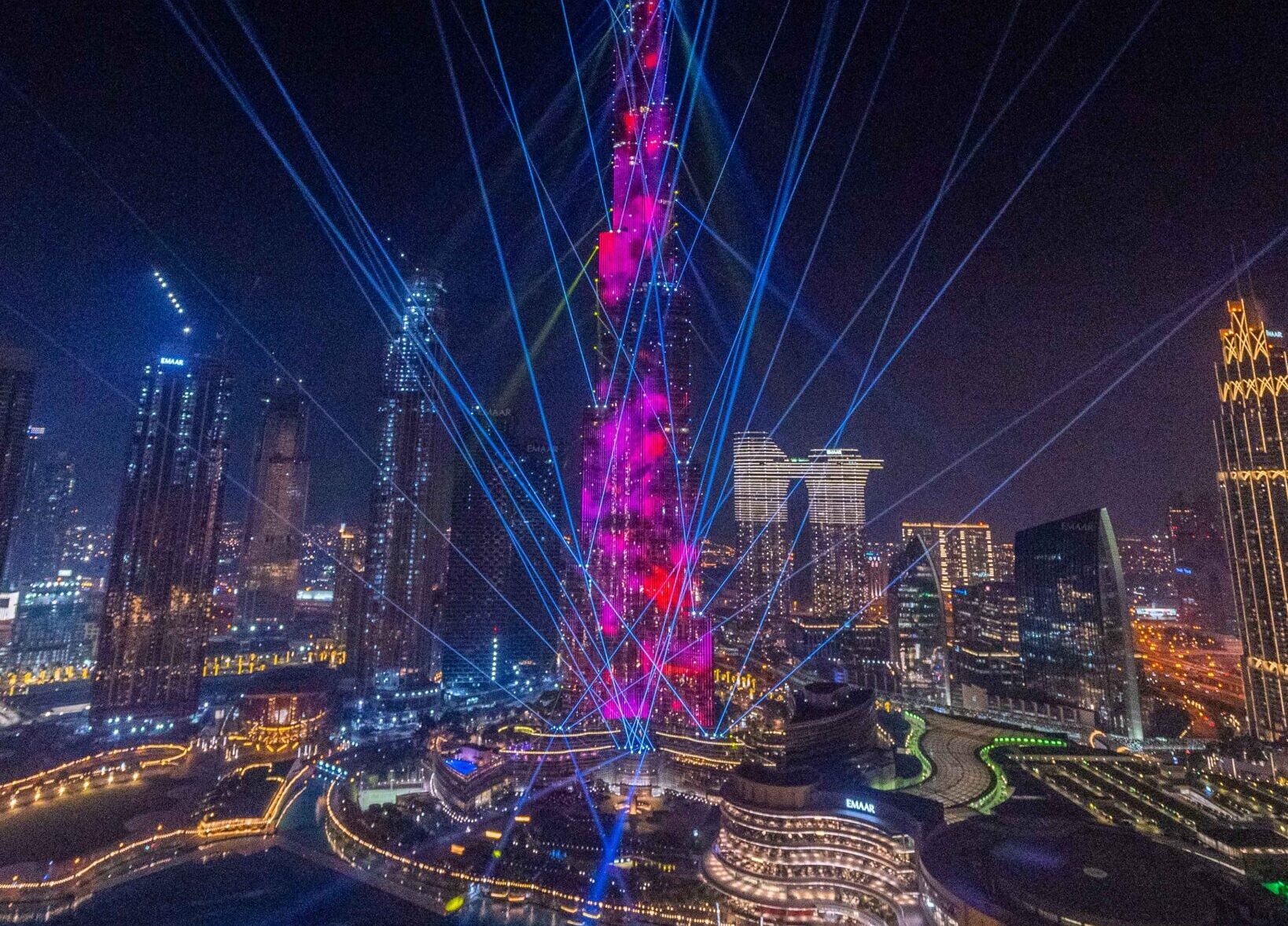 Ultimate Tigge trojansk hest World of Colour! Burj Khalifa's newest LED show illuminates Downtown  Dubai's skyline