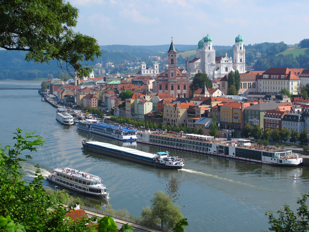 Scenic cruises on European river programme